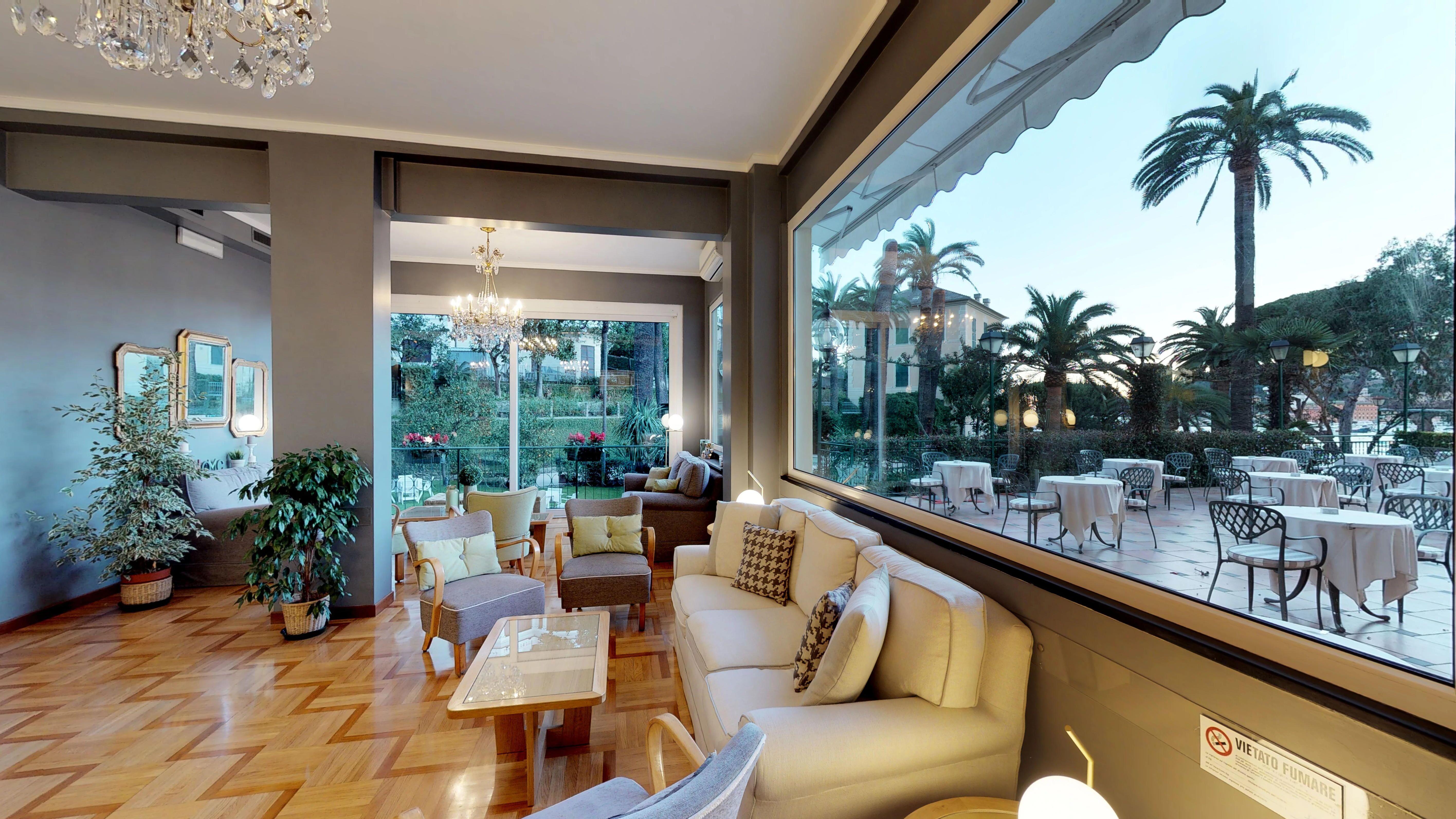 Metropole 4*