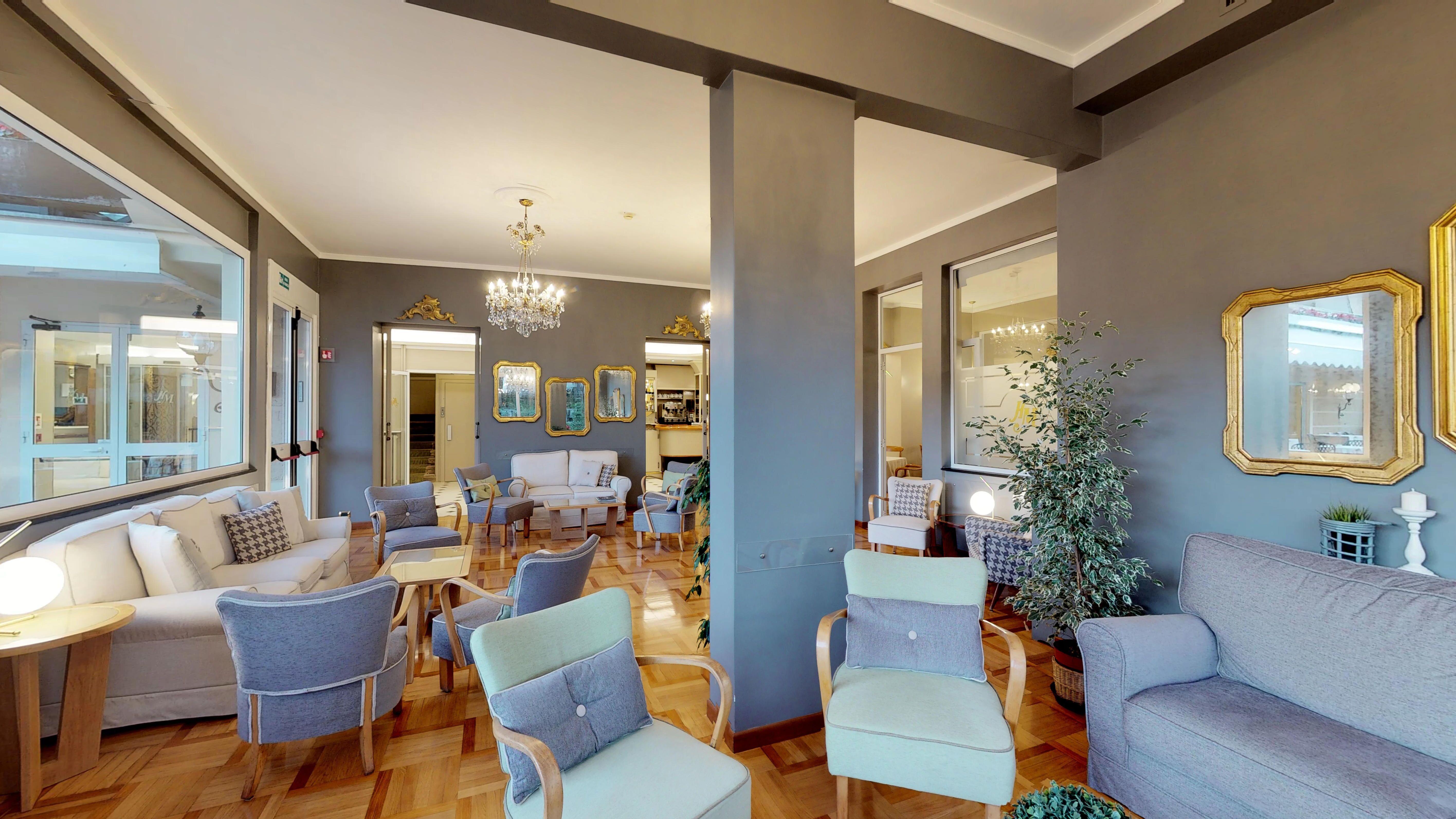 Metropole Hotel 4*