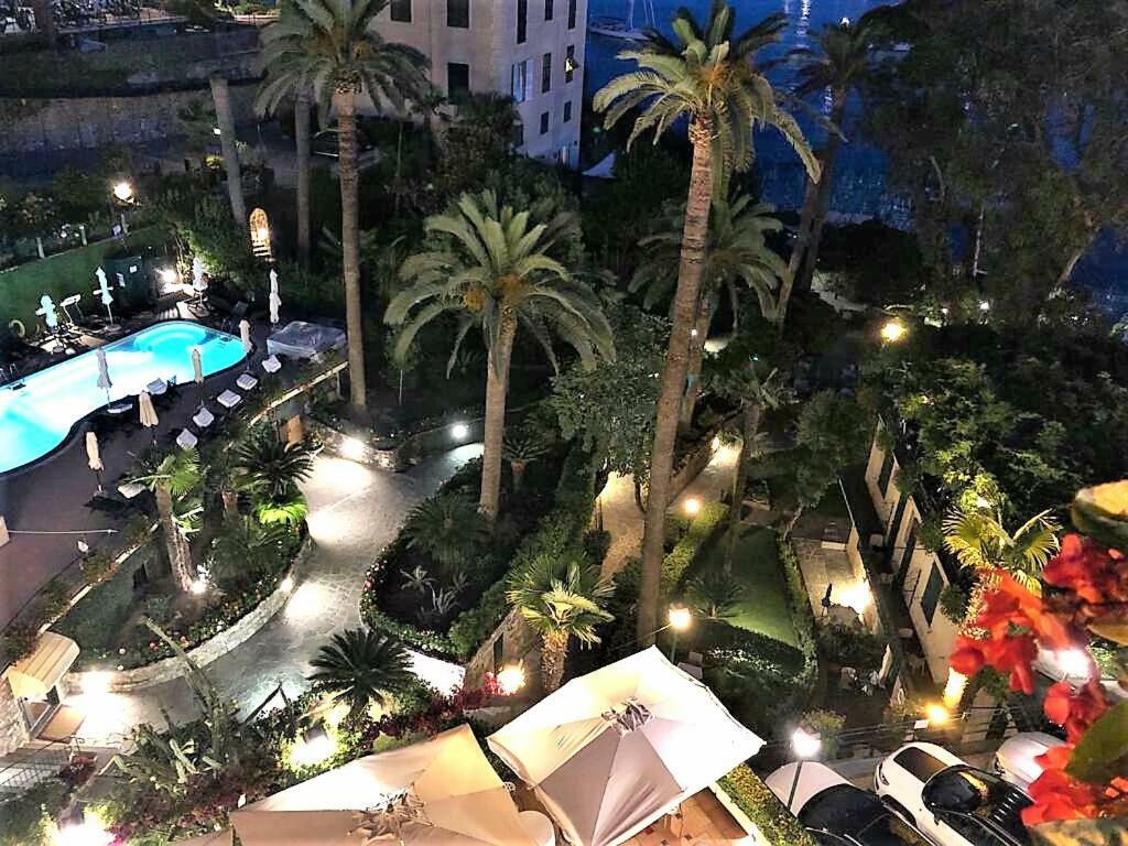 Metropole Hotel 4*